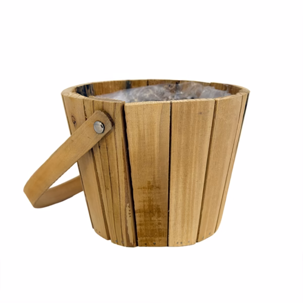 Дървена кашпа с дръжка